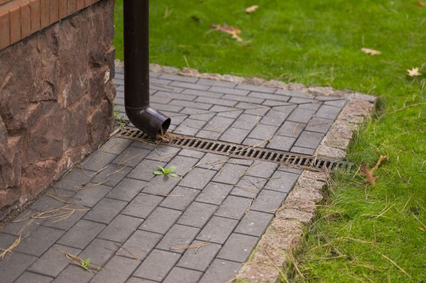 Cost of Gutter Drain Maintenance in Santa Maria
